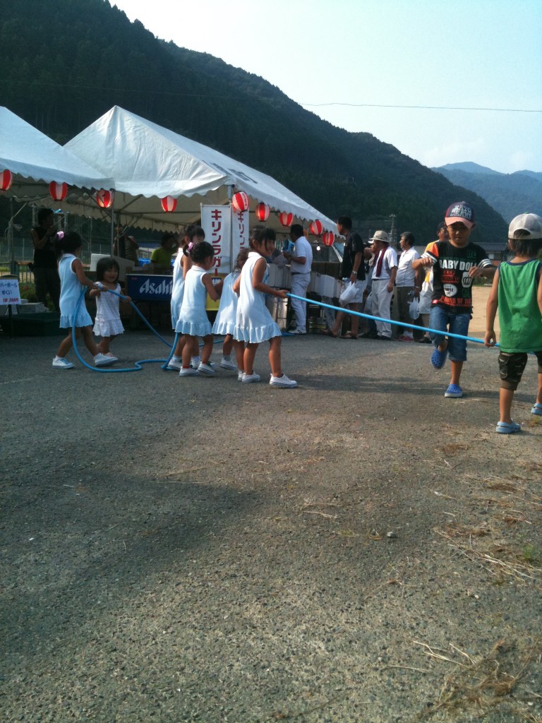 気づいたら綱引きしてた〜(笑)ホースですよ。